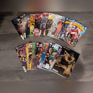 20 DC Comics Lot Superman Tarzan Future State Detective Batman Hawk Black Canary